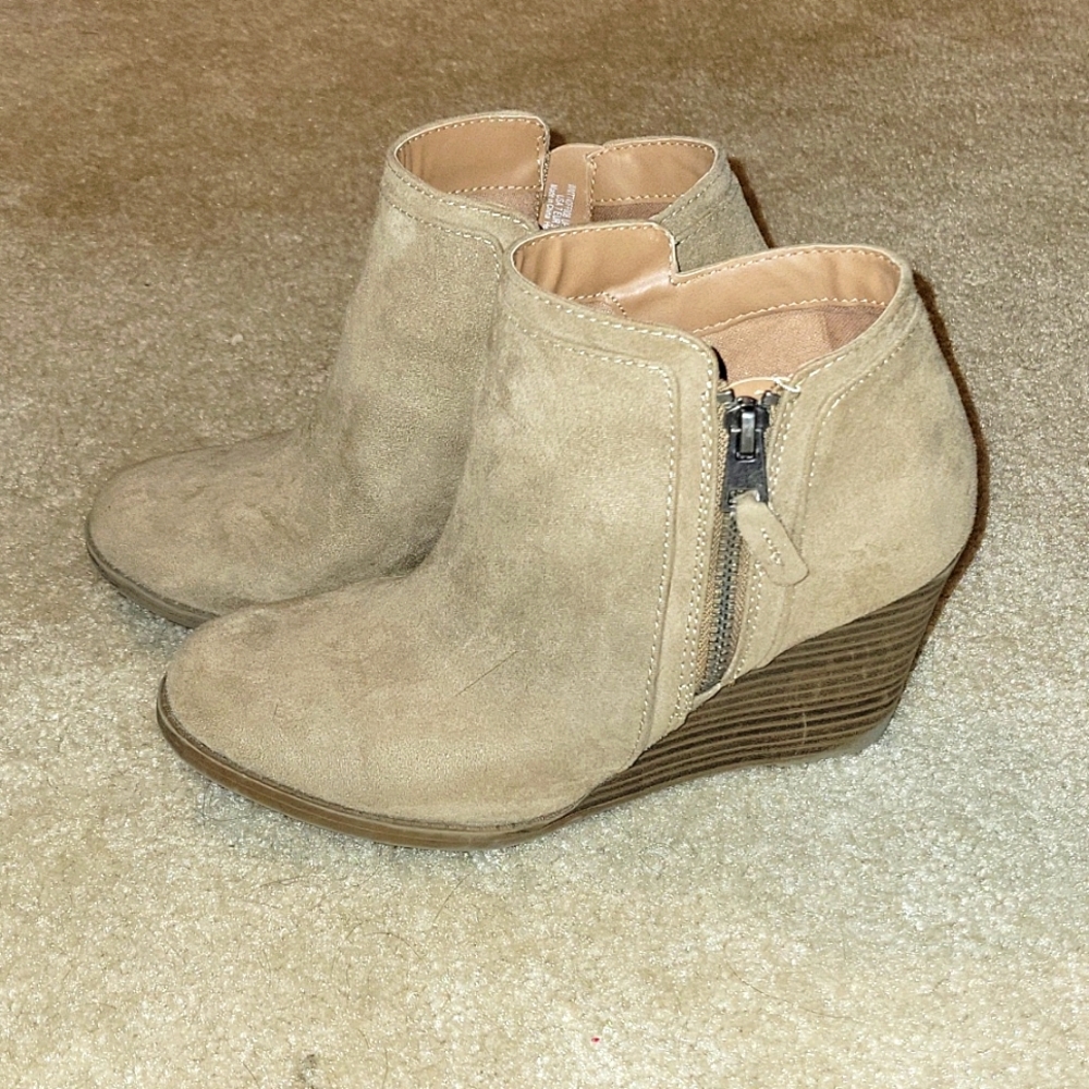 Booties size 7 - Picture 4 of 4